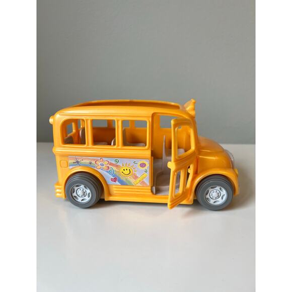 Sweet Streets School Bus Vintage Loving Family Dollhouse Toy W Driver or Dad - Picture 3 of 12